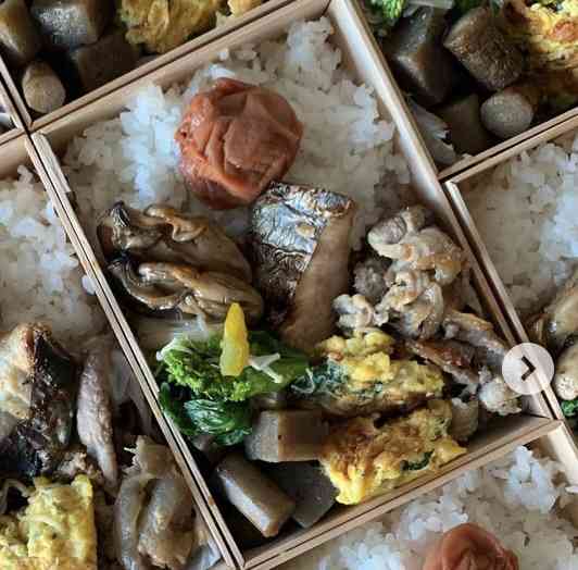 亜希、朝4時起きで料亭級の弁当11個を手作り!スタッフへ感謝…達筆なお品書きも「絶対美味しい」