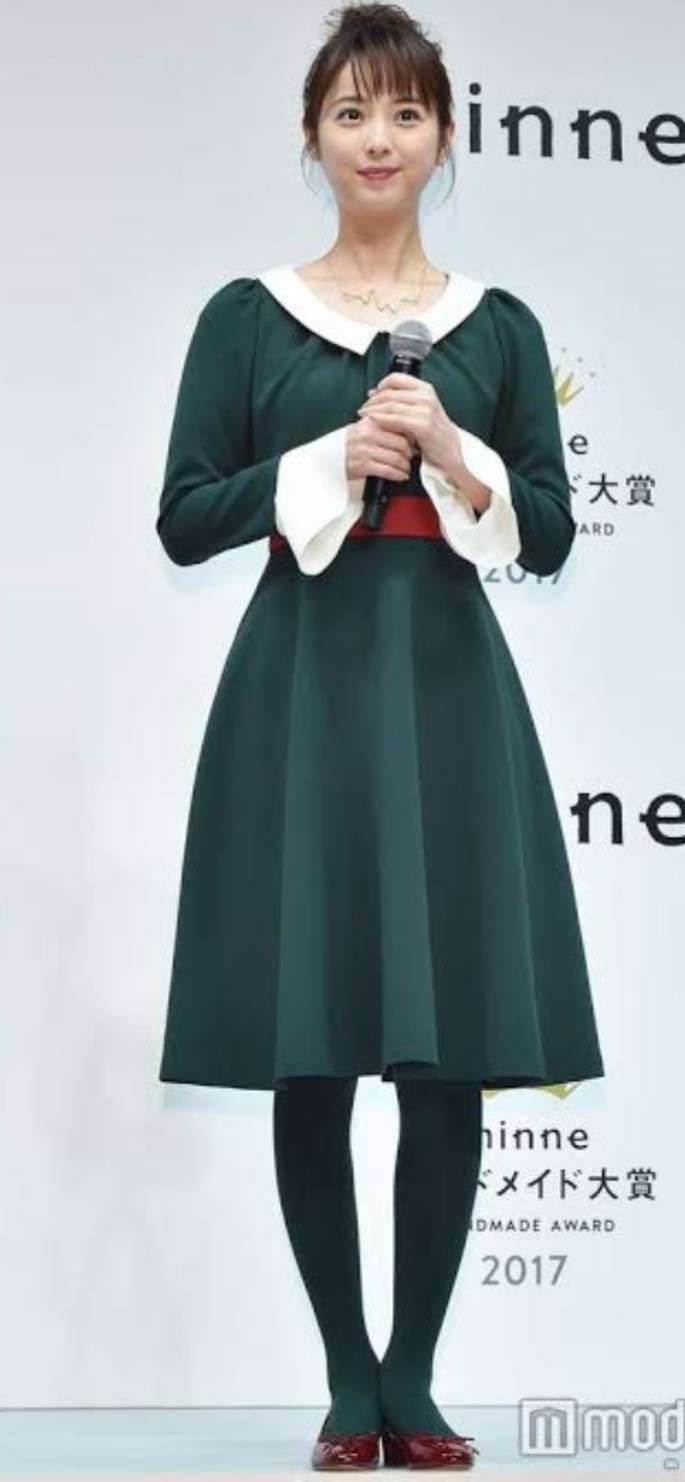 佐々木希、超ミニ絶対領域＆お腹ちら見せショットに絶賛の嵐「脚長い！」「かわいすぎる」