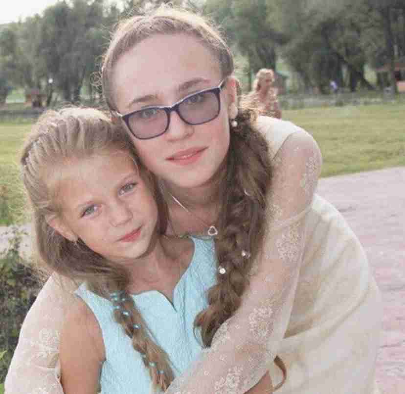 4歳児? 大人用おむつをつける体重16キロの1歳児「ロシア人の父の遺伝子」と母(豪)