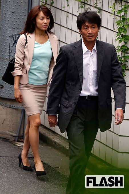 新婚・内山理名、ヨガウェアで幸せいっぱい笑顔「美しい~」「スタイル抜群」と反響