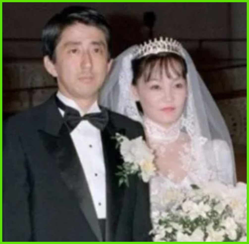 安倍昭恵元首相夫人がコロナ禍「和ハーブ仲間」とゴキゲンな夜