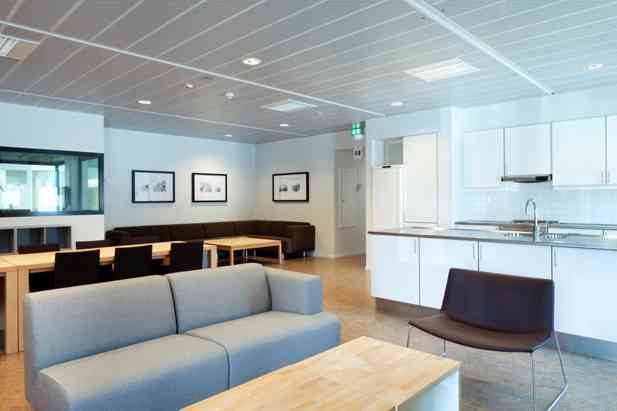 紅白や年越しそば、年賀状は？「刑務所」の年末年始とは　“塀の中”の実態