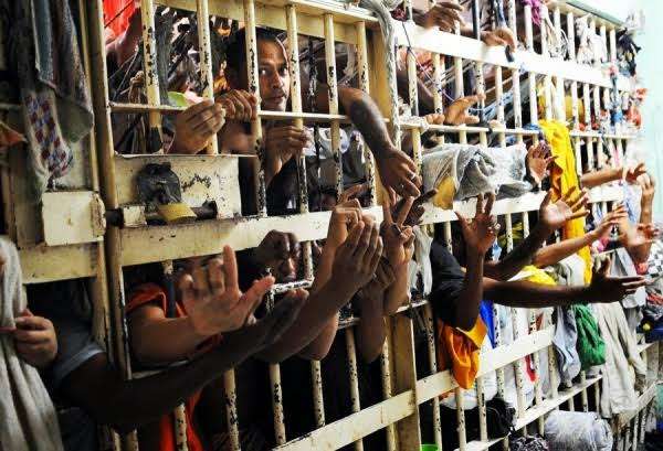 紅白や年越しそば、年賀状は？「刑務所」の年末年始とは　“塀の中”の実態