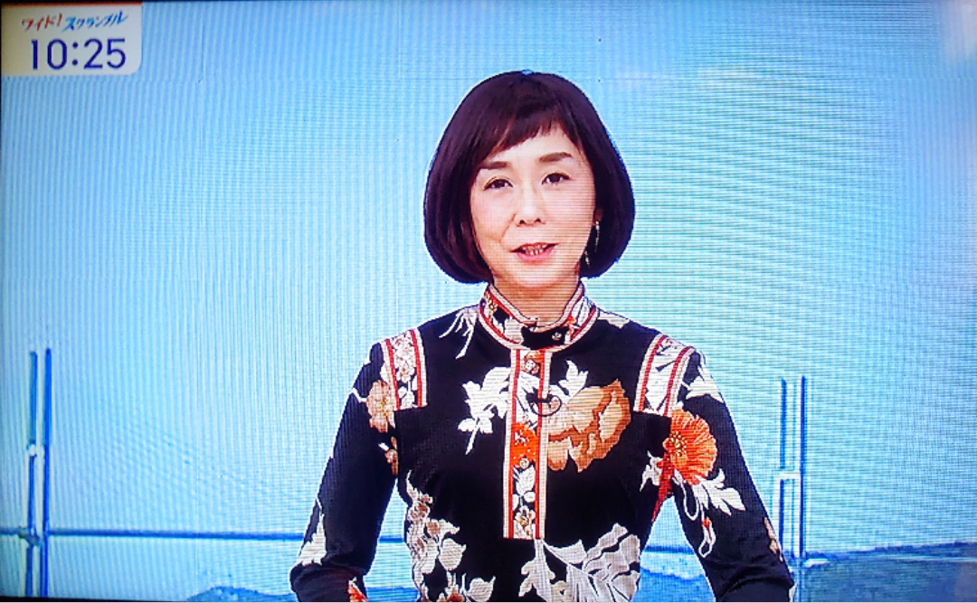 びっくりしたアナウンサーの服装。