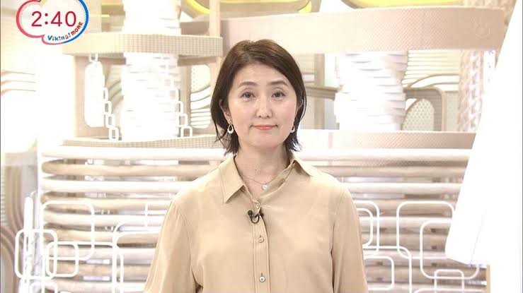 びっくりしたアナウンサーの服装。