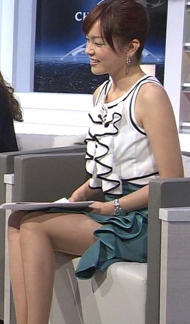 びっくりしたアナウンサーの服装。