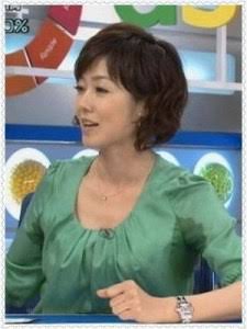びっくりしたアナウンサーの服装。