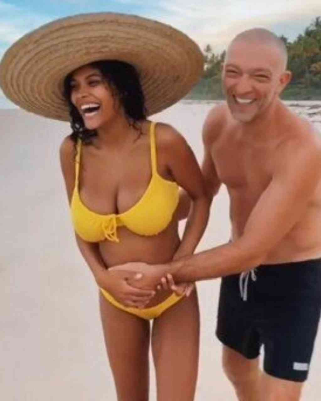 「若さには執着しない」。57歳、モニカ・ベルッチのエイジング論。