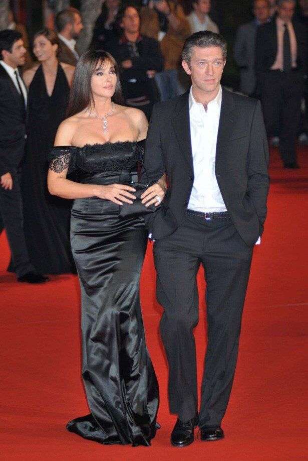 「若さには執着しない」。57歳、モニカ・ベルッチのエイジング論。