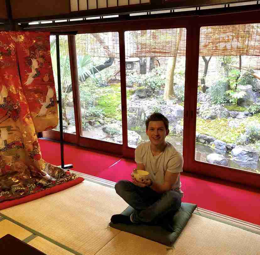 日本を満喫してる海外セレブの画像
