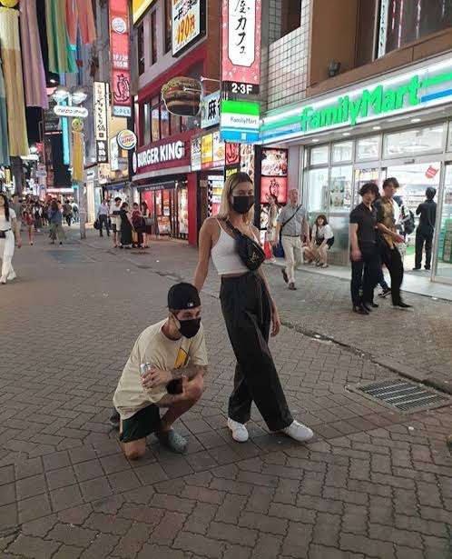 日本を満喫してる海外セレブの画像