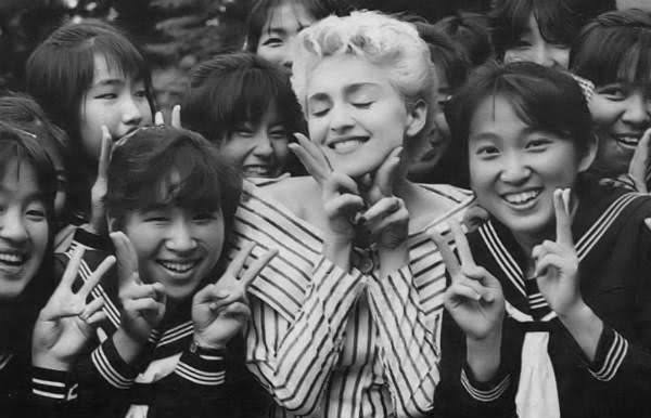 日本を満喫してる海外セレブの画像