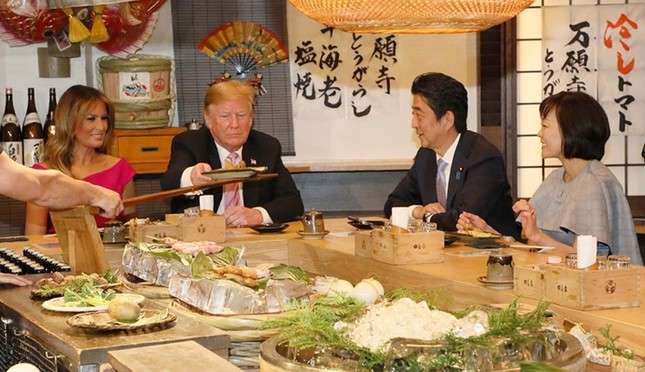 日本を満喫してる海外セレブの画像
