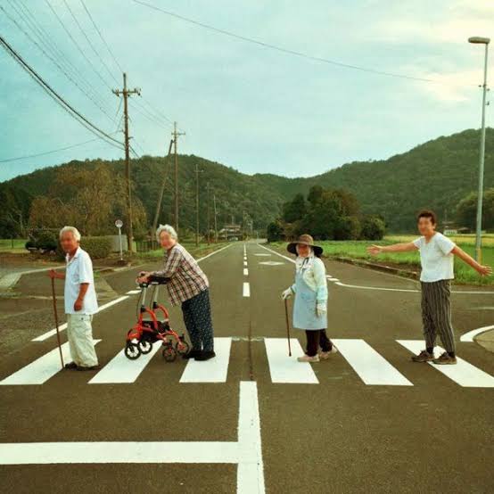 横断歩道を渡らない人