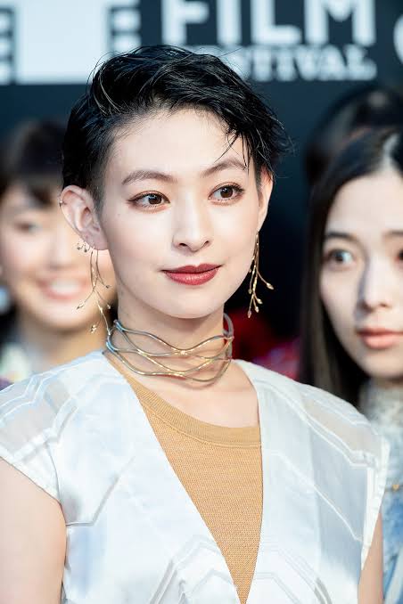 デパートの〇〇売り場で働いてそうな有名人の画像