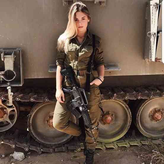 軍服や戦闘服が好きな人Part4