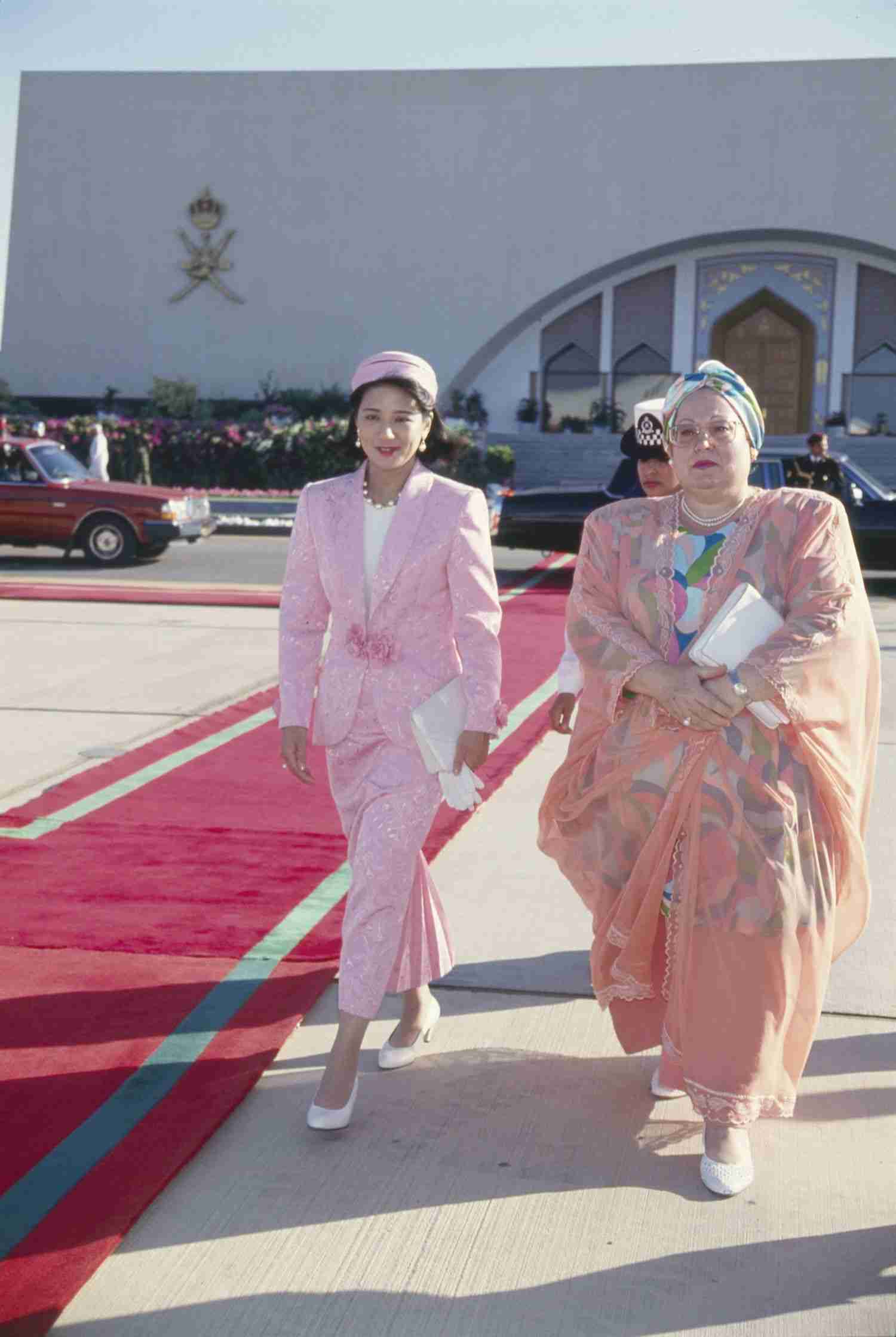 どうでもいい皿ほどなかなか割れない