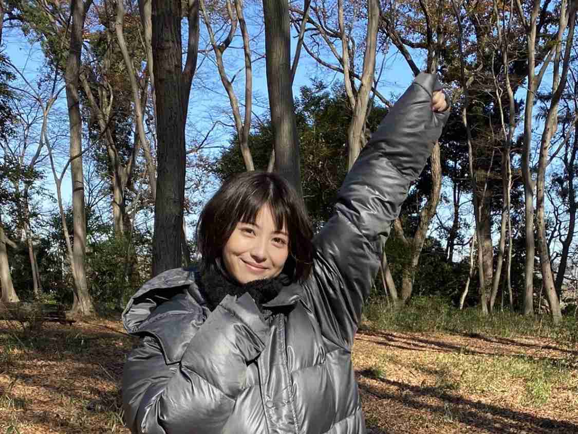 浜辺美波主演“月10”ドラマ『ドクターホワイト』ポスタービジュアル2パターン解禁