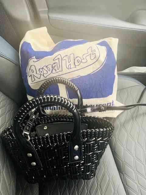 今日のバッグ見せて