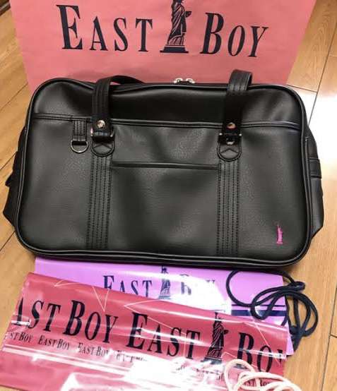 今日のバッグ見せて