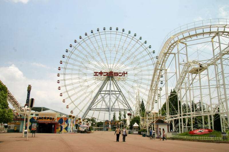 若い頃に遊んだ施設やスポットを懐かしむトピ。