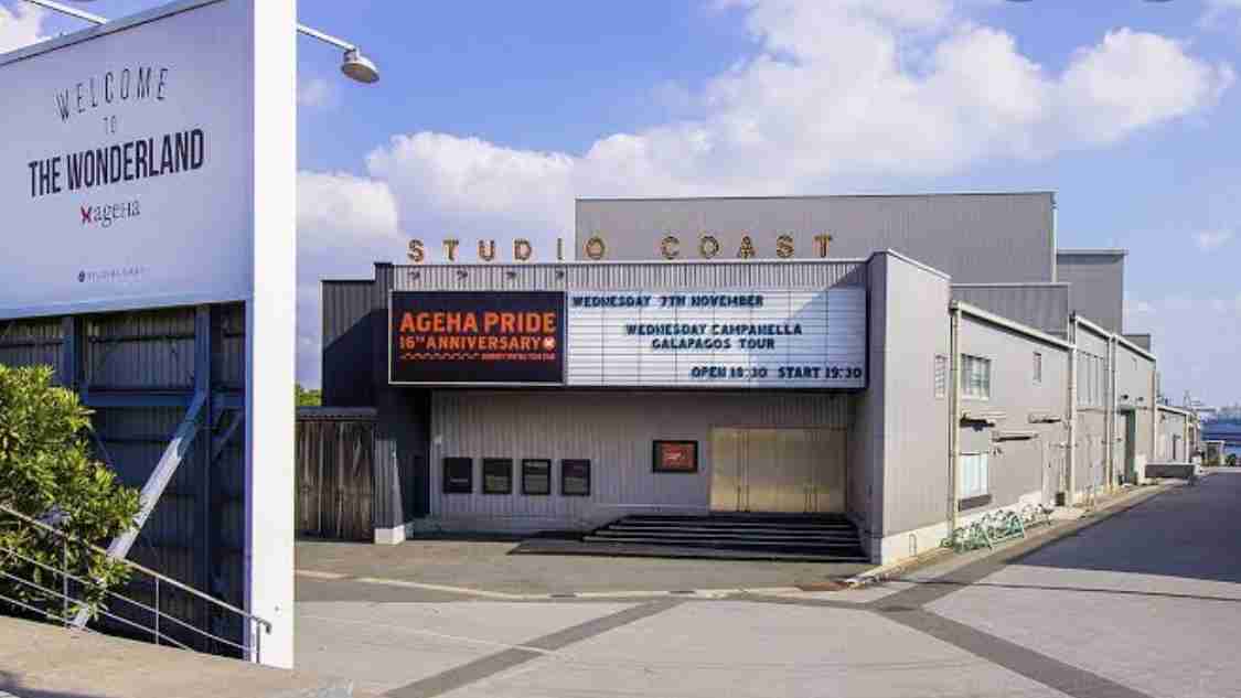 若い頃に遊んだ施設やスポットを懐かしむトピ。