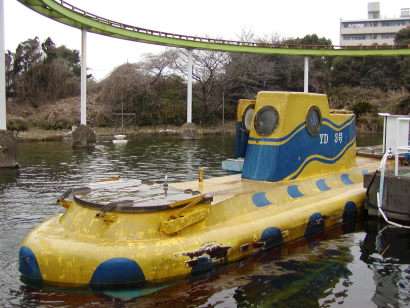 若い頃に遊んだ施設やスポットを懐かしむトピ。