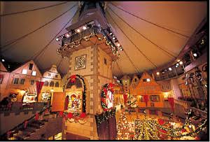 若い頃に遊んだ施設やスポットを懐かしむトピ。