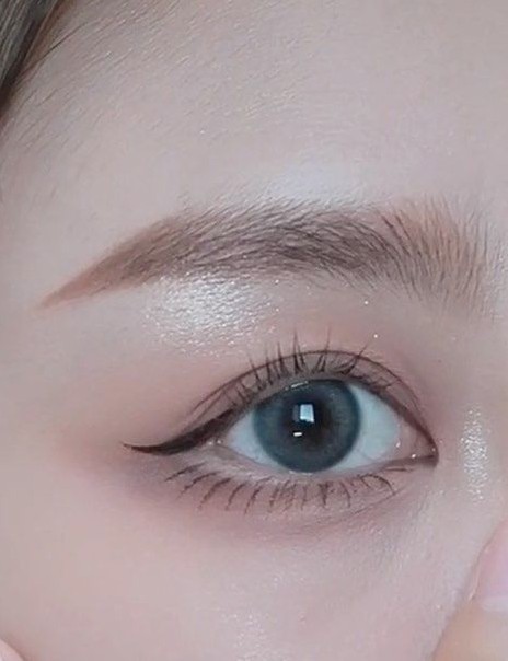 最新メイクトレンドは“黒目”から“白目”重視へ パーソナル化進むコスメ需要にメーカーも暗中模索