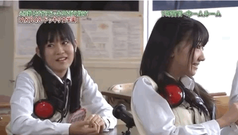 小嶋陽菜、春色ドレス＆背中全開ショットに絶賛の嵐「ウルトラきれい」「美しさの限界突破」