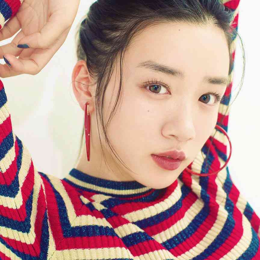 永野芽郁、グリーンの新ヘアにイメチェン「エモすぎる」「似合い過ぎてやばい！」と大反響