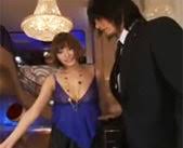 明日花キララの正月　沖縄超高級ヴィラでヴィトン着てテーブルいっぱいのおせち