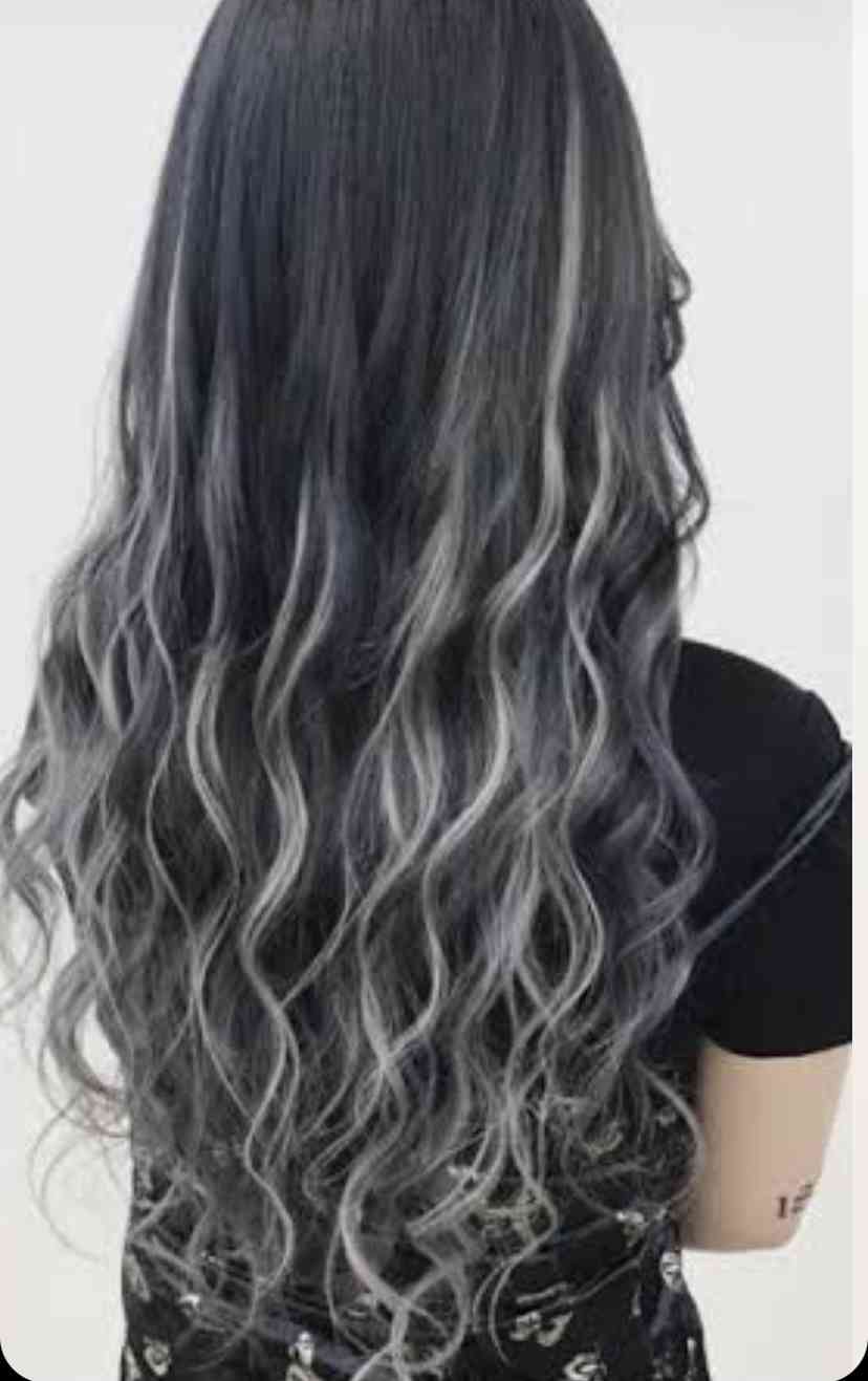 10年ぶりに“ロングヘアブーム”が来るか　スケボー女子やハイライトカラー人気の影響で
