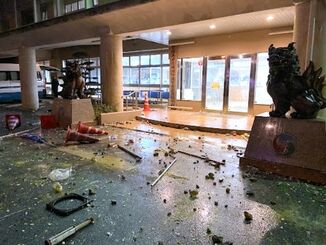 警官、接触時に警棒　高校生が眼球破裂で失明　持ち手は調査中