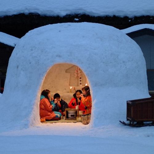 別荘にタダで泊まれるウマい話、現実は雪かきと大そうじが待っていた
