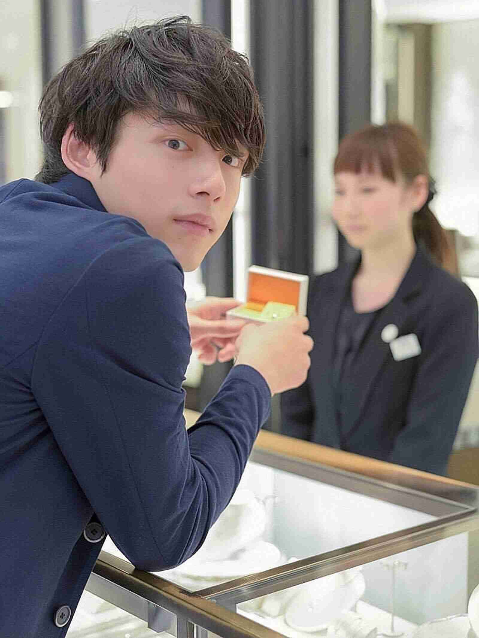 【画像】こちらを見つめるイケメンが見たい