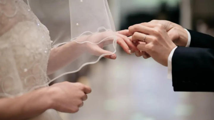 結婚するなら年上、年下、同級生、どれがいいと思いますか？