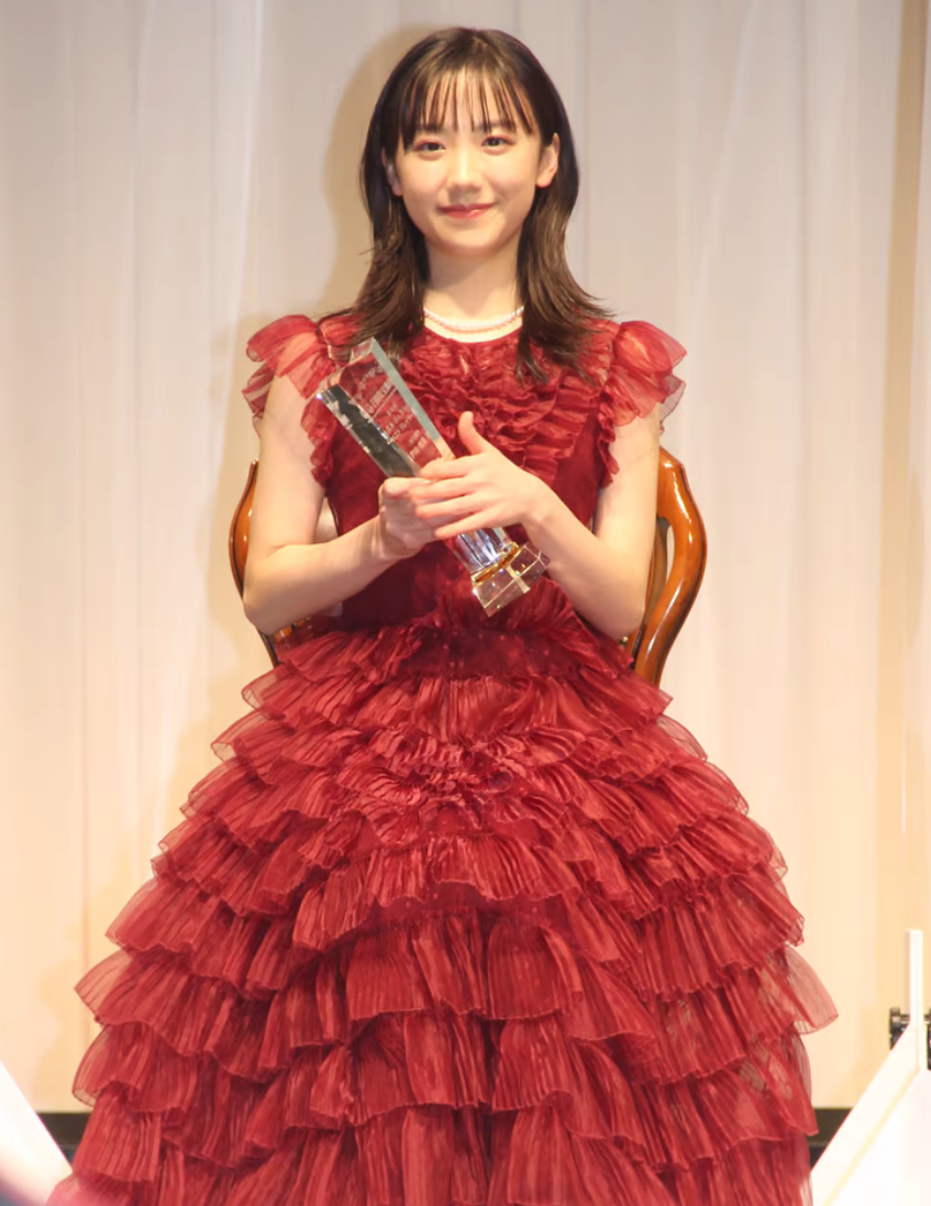 芦田愛菜、最もジュエリー似合う10代に「私にとっては大人の象徴」