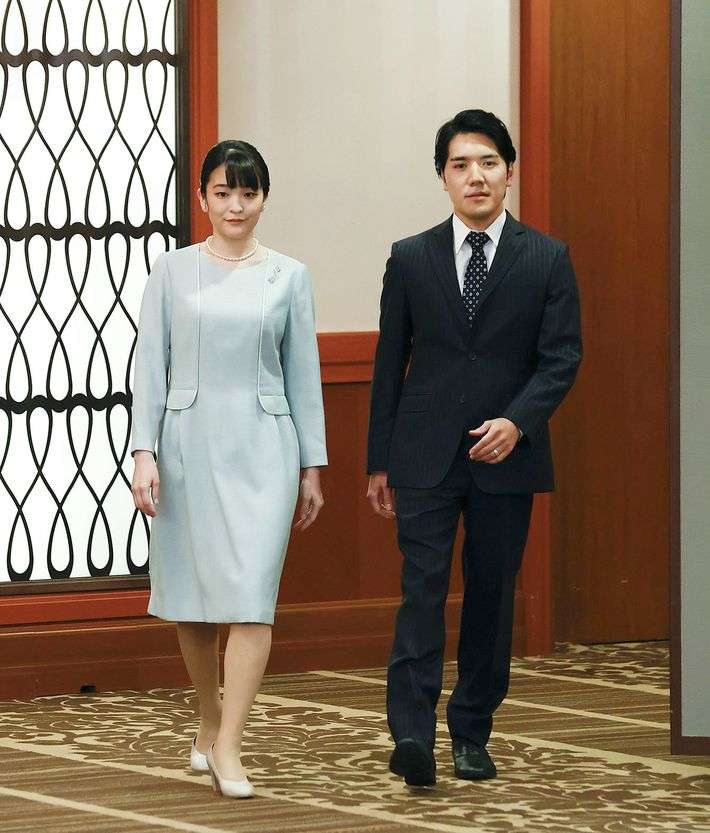 立っているときの手の位置