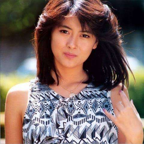 中山美穂、すっぴんの51歳最新ショットにファン感動「かわいすぎます」「めちゃくちゃ美しい」