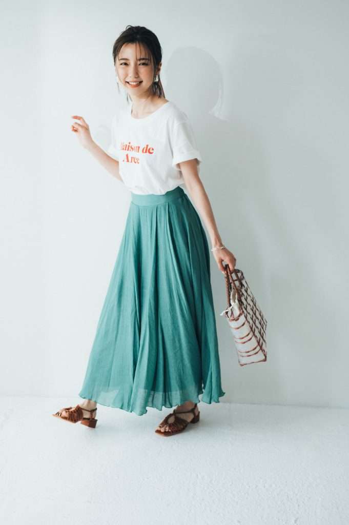 真野恵里菜、バルセロナの本格とんこつラーメンを笑顔で紹介「食べる前からマスクしてても分かる笑顔」