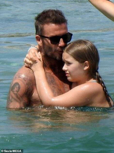 デヴィッド・ベッカム、娘ハーパーちゃんと口づけショットをまたもや公開 「もう大きいから止めるべき」ファンがうんざり