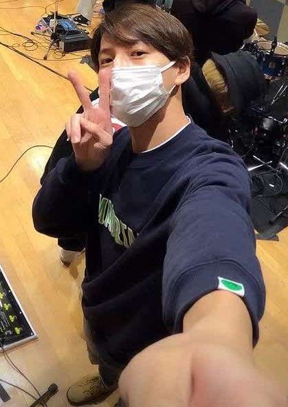 マスク姿の芸能人を貼ろう