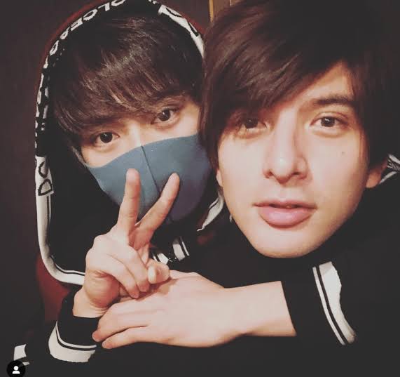 マスク姿の芸能人を貼ろう