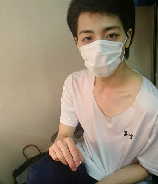 マスク姿の芸能人を貼ろう