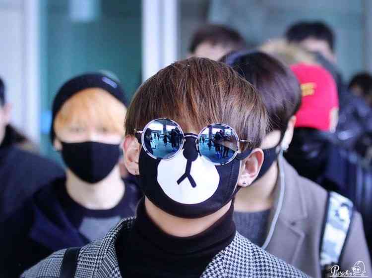 マスク姿の芸能人を貼ろう