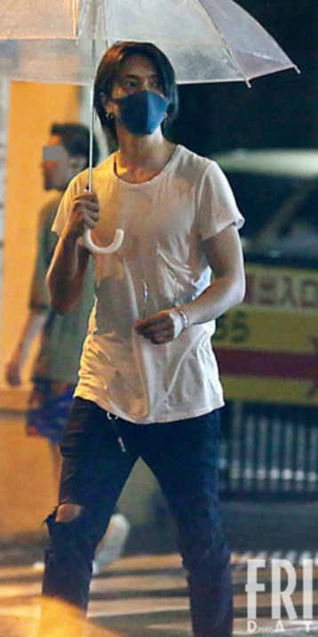 マスク姿の芸能人を貼ろう