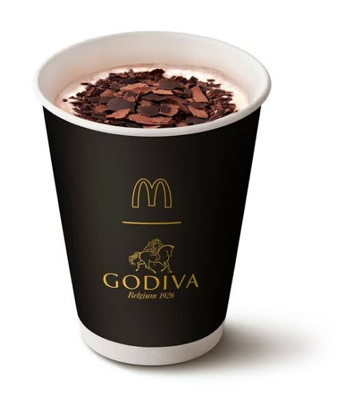 まるで｢飲むチョコバナナ｣のようなデザートドリンク！マクドナルド “McCafé by Barista” オレオ クッキー チョコバナナフラッペ