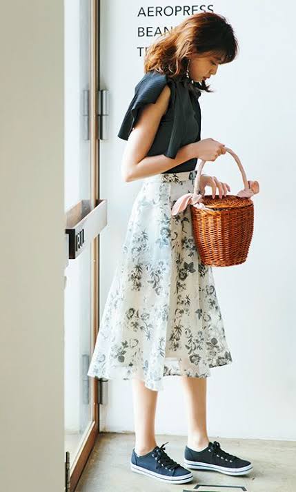 大人顔の人の春服