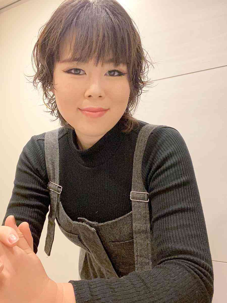 元ブルゾンちえみ・藤原しおり、近影公開で